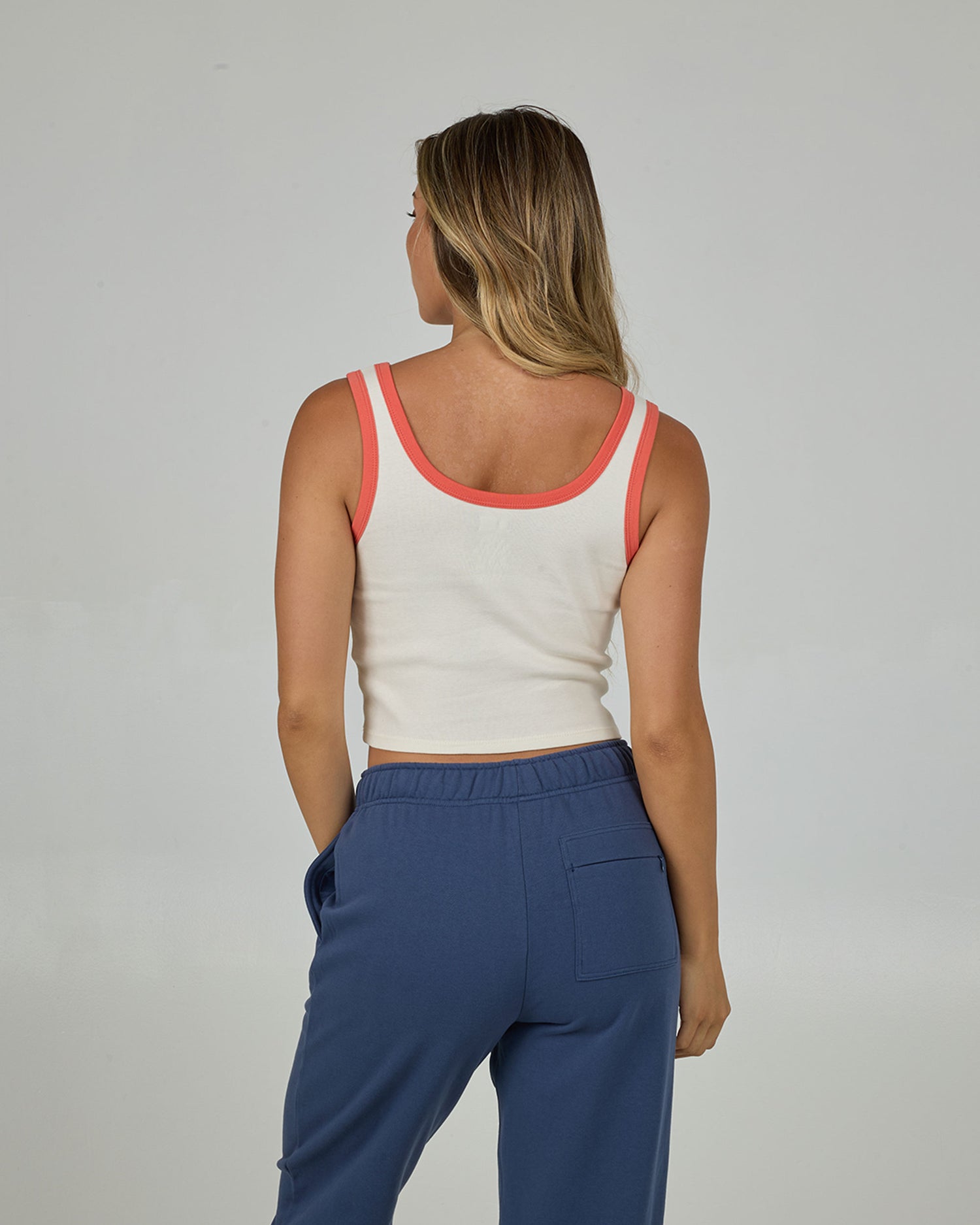 20635224W_OFFW_2_1748397874