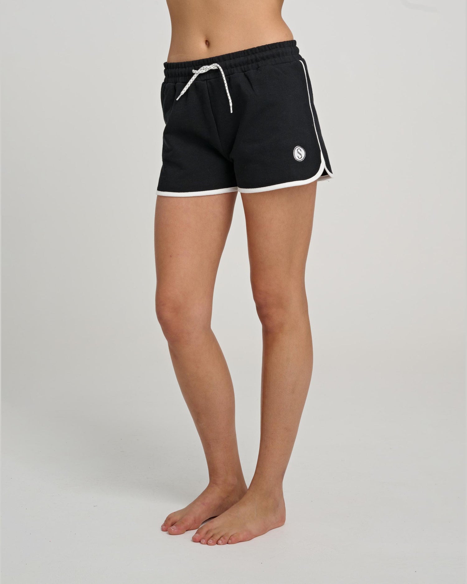 SCW44600_BLK_5_ri9cx5_1705630831